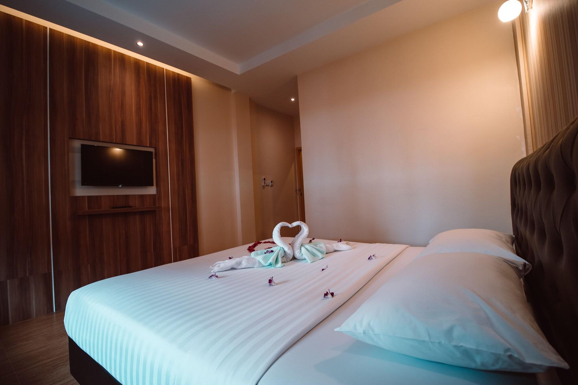 פאתום טאני Triple Trees Hotel מראה חיצוני תמונה