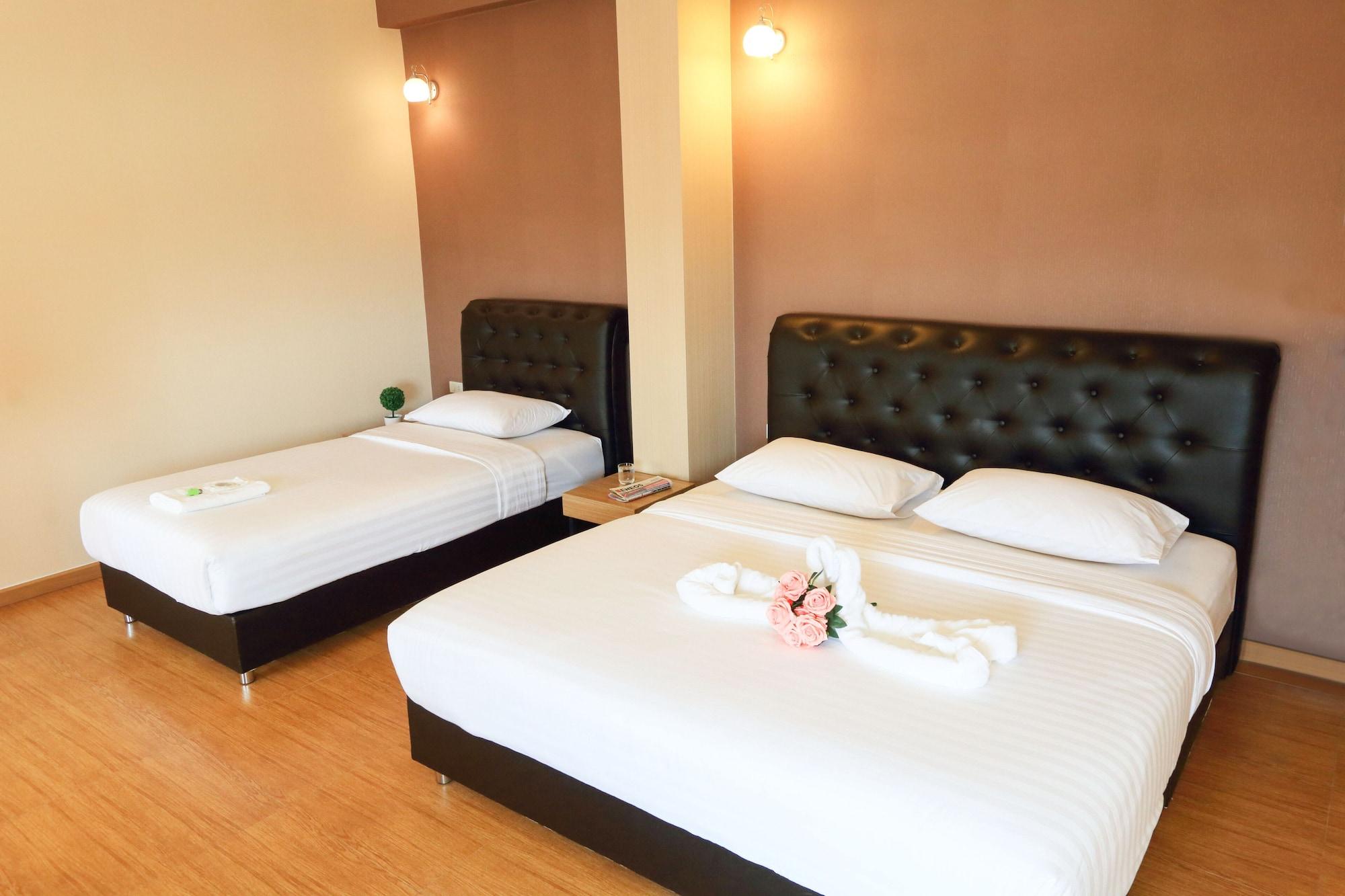 פאתום טאני Triple Trees Hotel מראה חיצוני תמונה