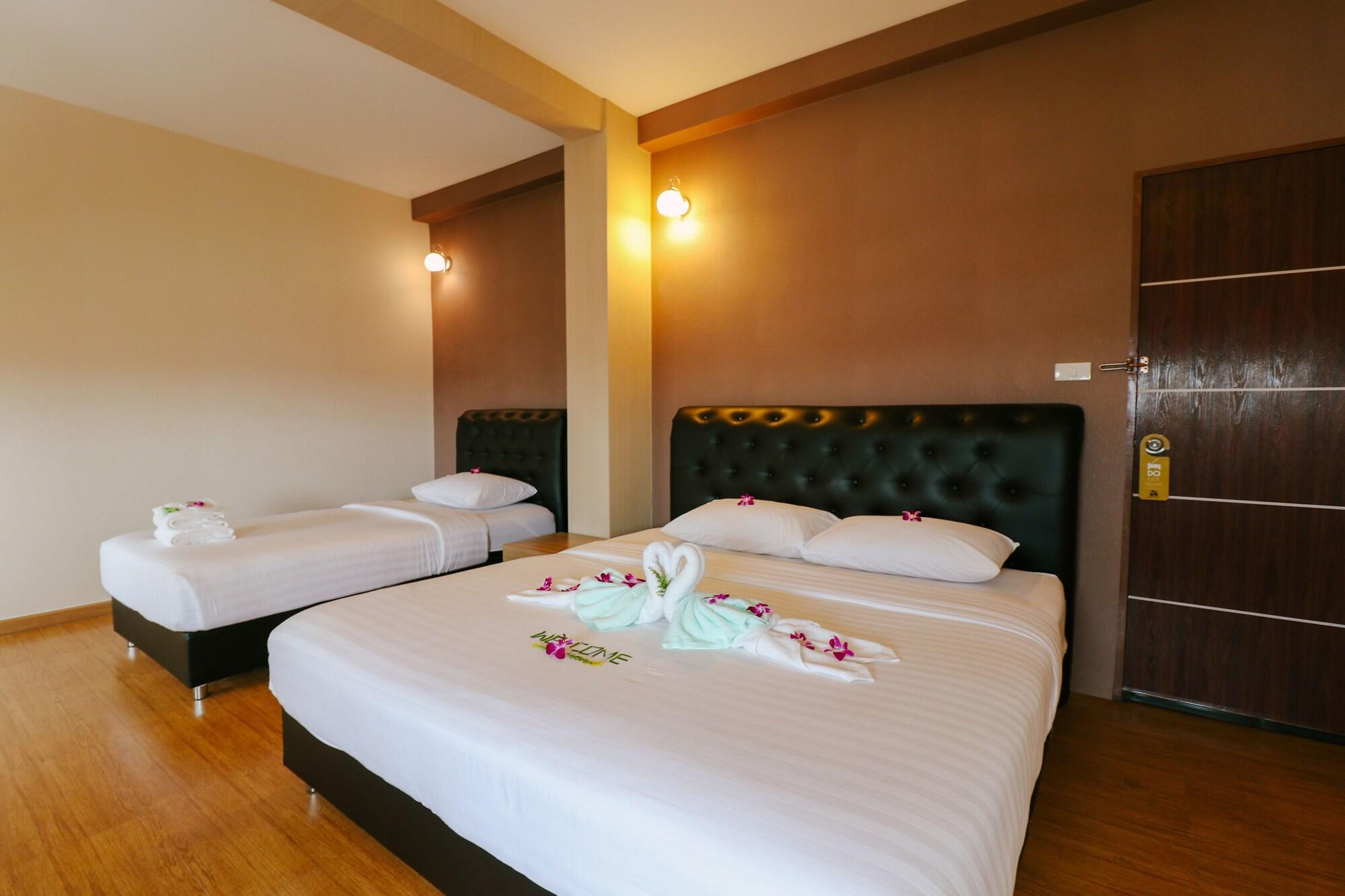 פאתום טאני Triple Trees Hotel מראה חיצוני תמונה