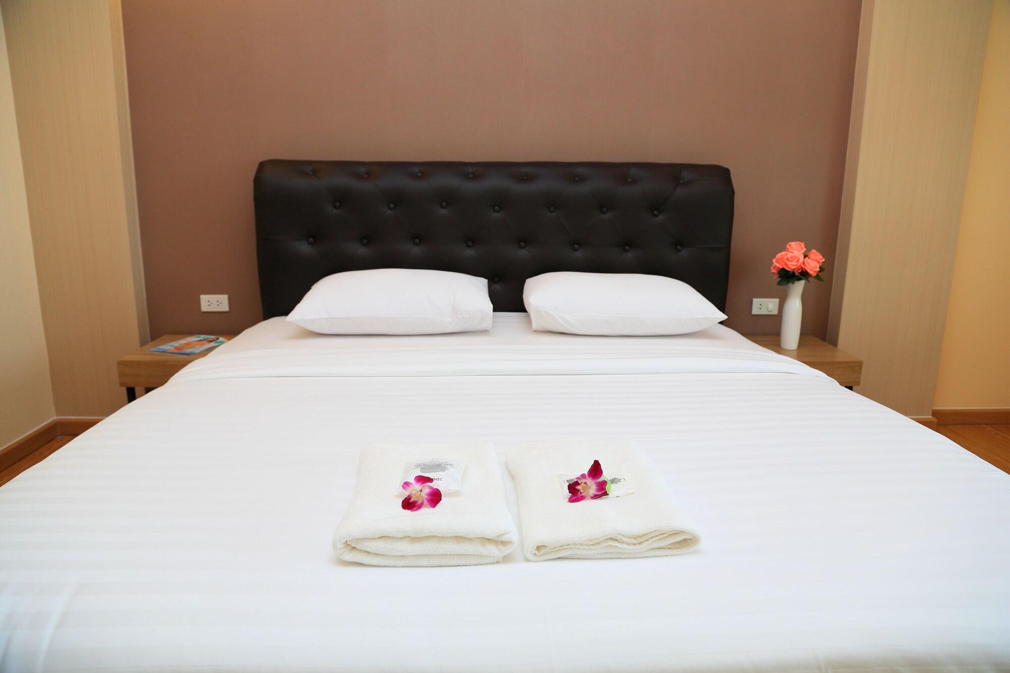 פאתום טאני Triple Trees Hotel מראה חיצוני תמונה