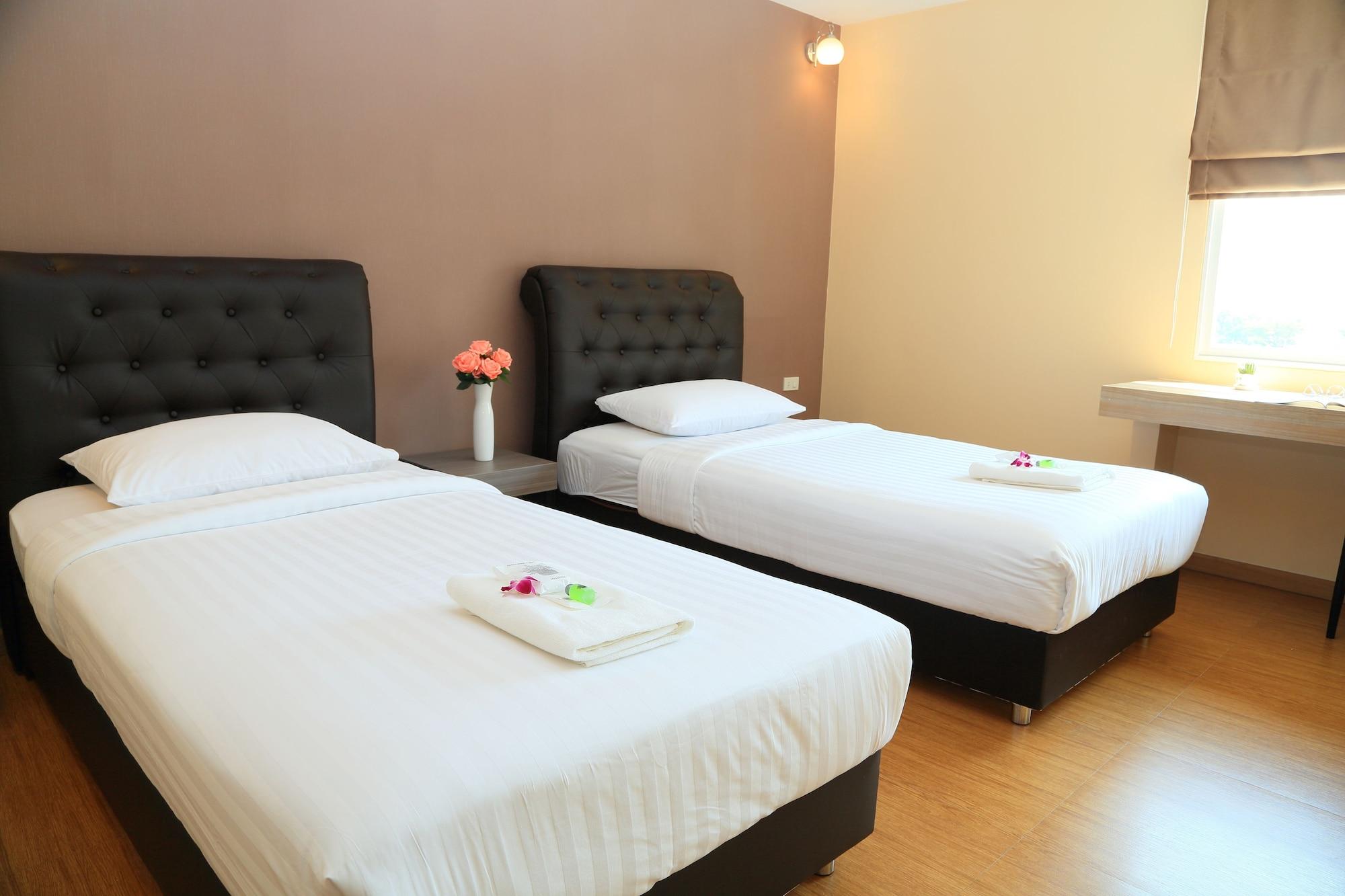 פאתום טאני Triple Trees Hotel מראה חיצוני תמונה