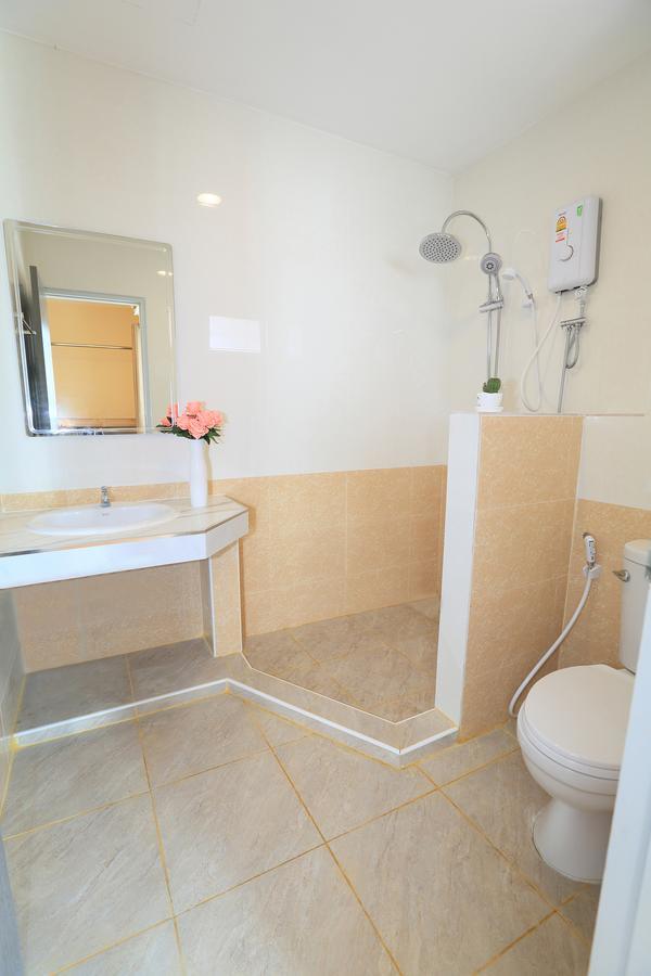 פאתום טאני Triple Trees Hotel מראה חיצוני תמונה