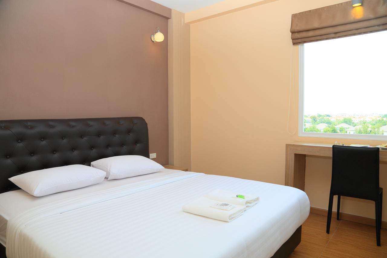 פאתום טאני Triple Trees Hotel מראה חיצוני תמונה
