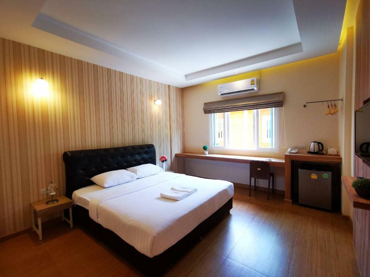 פאתום טאני Triple Trees Hotel מראה חיצוני תמונה