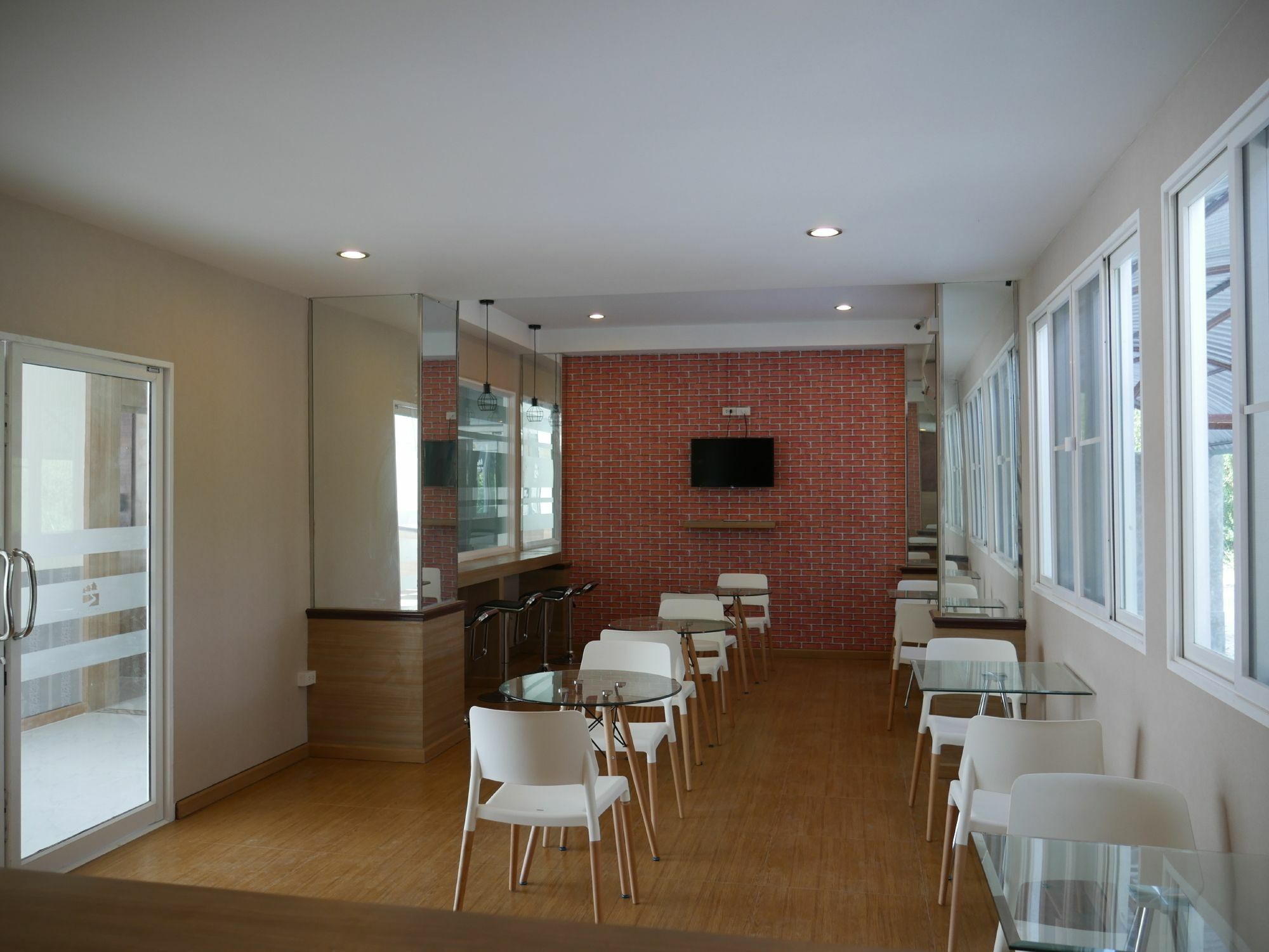 פאתום טאני Triple Trees Hotel מראה חיצוני תמונה